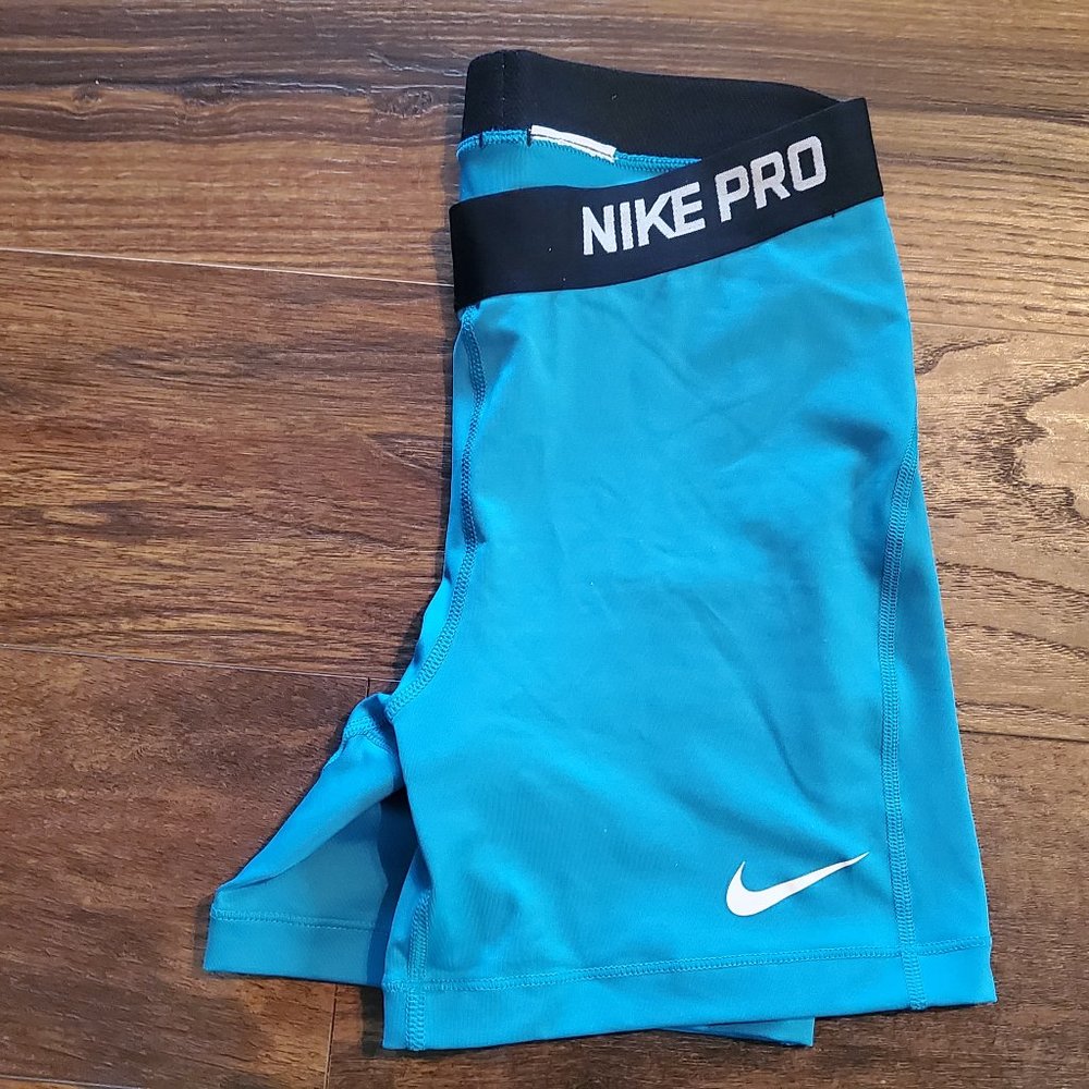 NIKE PRO bike shorts - Size Medium